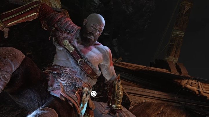 Po chwili winda utknie - podejdź do zablokowanego miejsca i odblokuj je, by kontynuować podróż na szczyt - God Of War: Wnętrze Góry - solucja, opis przejścia - God Of War - poradnik do gry