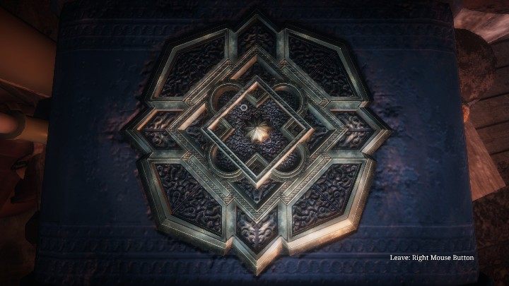 Gdy podejdziesz do machiny możesz przyjrzeć się symbolowi znajdującemu się na górze - Rozwiązanie zagadek | Estate Lake Ridden - Lake Ridden - poradnik do gry