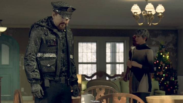 Policjant będzie przechodził po mieszkaniu powoli - nie możesz jednak w międzyczasie podjąć już żadnych działań, by ukryć dowoy - Pociąg o północy | Kara | Solucja Detroit Become Human - Detroit Become Human - poradnik do gry