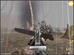 Uważaj jednak na gostków z karabinami maszynowymi - PO TLONG KARAI cz.2 | Vietcong - Vietcong - poradnik do gry