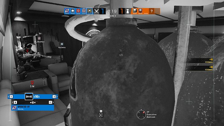 Drony należą do grupy urządzeń szpiegowskich wyposażonych w kamery, które mogą poruszać się po każdej płaszczyźnie, a dodatkowo mają możliwość skakania - Drony i kamery w Rainbow Six Siege - Rainbow Six Siege - poradnik do gry