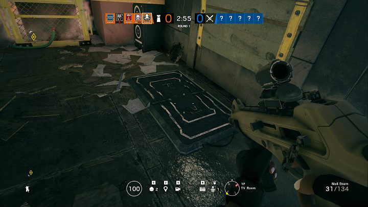 Niektórzy Operatorzy w grze Tom Clancys Rainbow Six: Siege mogą korzystać ze zmyślnych pułapek, które są w stanie unieruchomić przeciwnika lub dotkliwie go zranić - Pułapki, przeszkody, barykady w Rainbow Six Siege - Rainbow Six Siege - poradnik do gry