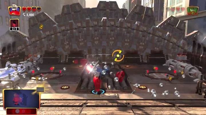 W dolnym lewym rogu zobaczysz kombinacje klawiszy, jakie musisz nacisnąć, by użyć specjalnych technika walki - każdy z bohaterów posiada inne umiejętności i inne kombinacje ciosów - Poziom 1 - Podkopani | Opis przejścia LEGO Iniemamocni - LEGO Iniemamocni - poradnik do gry