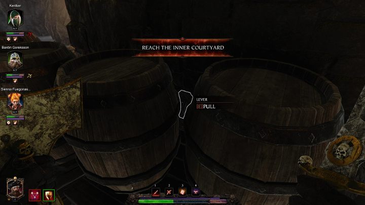 Skieruj się do beczek obok budynku - za nimi znajdziesz dźwignię - Grymuary w akcie II gry Warhammer Vermintide 2 - Warhammer Vermintide 2 - poradnik do gry