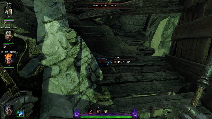 Skieruj się po platformie prosto i używając kucania przedostań się do środka - tutaj znajdziesz tom - Tomy w akcie III gry Warhammer Vermintide 2 - Warhammer Vermintide 2 - poradnik do gry