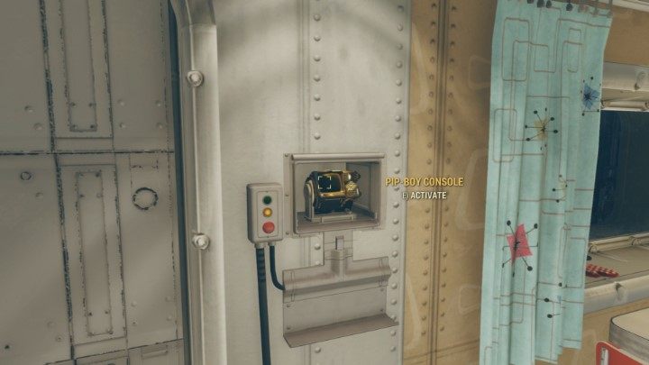 W pierwszej misji gry zdobywasz Pip-Boya, który zostanie z tobą już do końca zabawy. - Dzień powrotu - Solucja do Fallout 76 - Fallout 76 - poradnik do gry