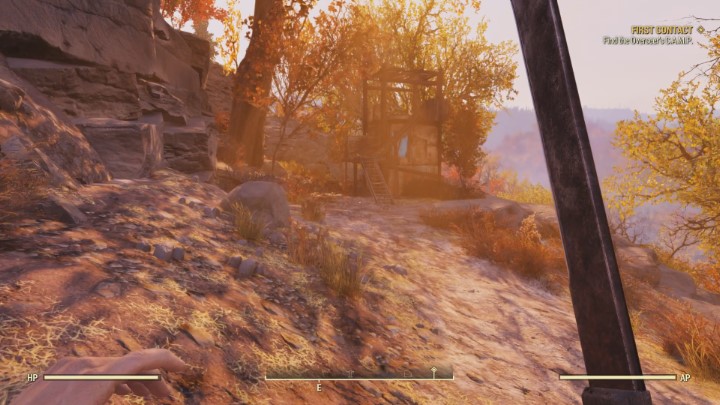 Po drodze trafisz na niewielki, drewniany budynek. - Pierwszy kontakt - Solucja do Fallout 76 - Fallout 76 - poradnik do gry