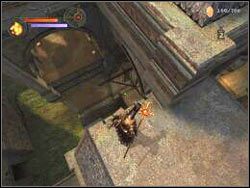 Oto co dokładnie powinieneś zrobić: wskoczyć na niewielki parapet na prawo od zamkniętych drzwi, przejść po nim do rogu, zeskoczyć na dach wieży obserwacyjnej, z niej zeskoczyć na metalową konstrukcję (widoczna na screenie) i jeszcze raz na niższy poziom (w przypadku dwóch ostatnich akrobacji nie mu - CELENHEIM | CIEMNA STRONA | Enclave - Enclave - poradnik do gry