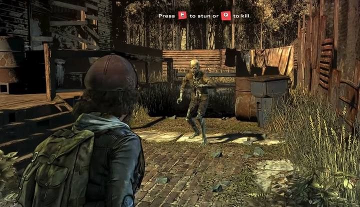 Jeśli nacierają na ciebie dwa zombiaki, nie możesz ich pokonać bez używania nokautu na jednym z nich - Rozdział 1 - Epizod 1 Done Running - Solucja The Walking Dead The Final Season - The Walking Dead The Final Season - poradnik do gry