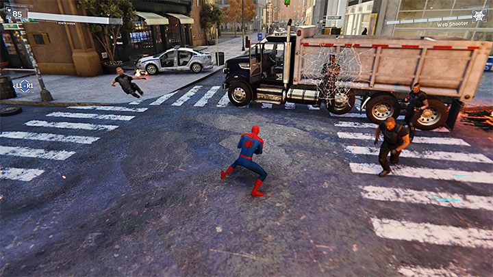 Przeciwników możecie spowalniać i więzić pajęczynami (R1 na padzie), których zapas odnawia się po pewnym czasie - Marvels Spider-Man: Oczyszczenie drogi (Clearing the Way) - solucja, opis przejścia - Marvels Spider-Man - poradnik do gry