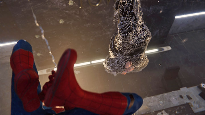 Poprawne wykonanie sekwencji załączy scenkę przerywnikową z uwięzienia i pojmania Kingpina - Marvels Spider-Man: Wilson Fisk (Kingpin) - boss, jak pokonać? - Marvels Spider-Man - poradnik do gry