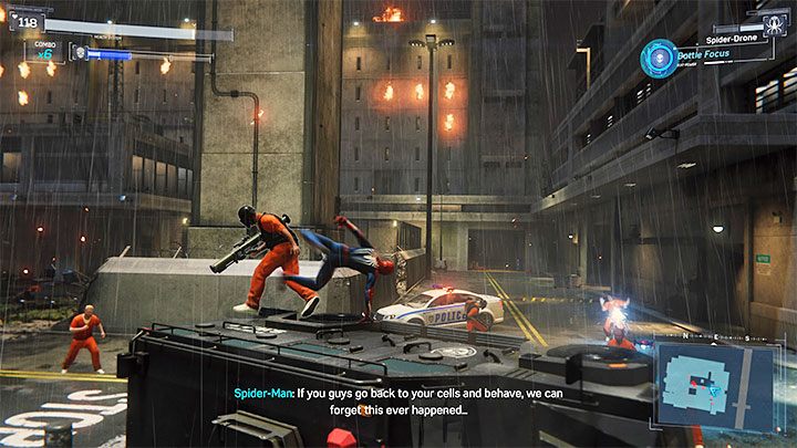 Po rozpoczęciu misji walczcie z kolejnymi więźniami - Marvels Spider-Man: Z deszczu... (Out of the Frying Pan...) - solucja, opis przejścia - Marvels Spider-Man - poradnik do gry