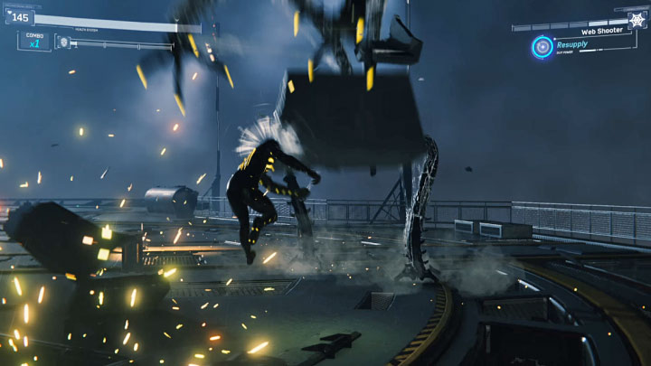 Octaviusa możecie osłabiać rzucając w niego przedmiotami (kombinacja L1+R1 na padzie) - Marvels Spider-Man: Wojna i pokój (Pax in Bello) - solucja, opis przejścia - Marvels Spider-Man - poradnik do gry