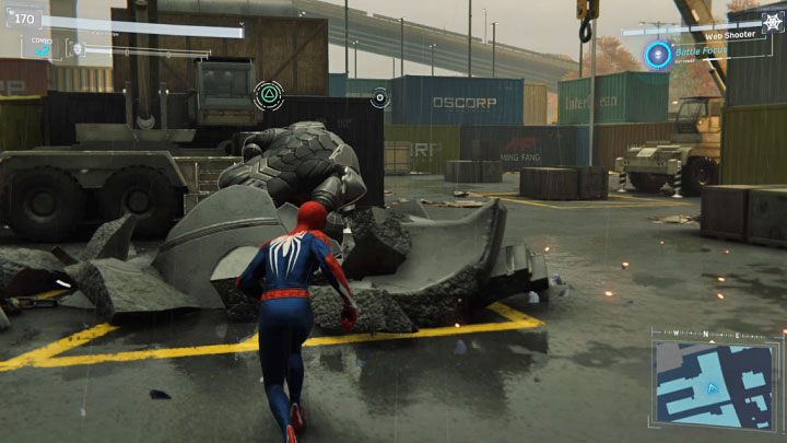 Do ogłuszonego Rhino możecie przyciągnąć się (Trójkąt na padzie) z zamiarem wyprowadzenia ataków w walce wręcz - Marvels Spider-Man: Scorpion i Rhino - bossowie, jak pokonać? - Marvels Spider-Man - poradnik do gry