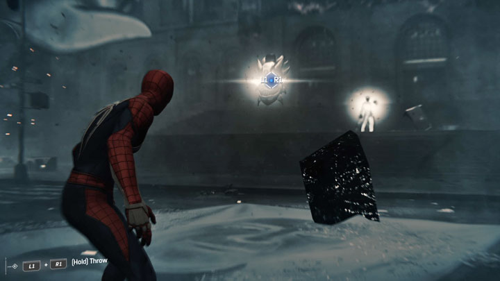 Musicie złapać lewitującą maskę (kombinacja L1+R1 na padzie) i cisnąć nią w stronę Martina Li - Marvels Spider-Man: Mister Negative - boss, jak pokonać? - Marvels Spider-Man - poradnik do gry