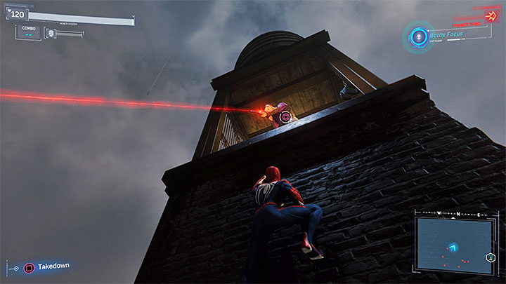 Jeden ze snajperów okupuje wieżę - możecie zacząć wspinać się po niej i po znalezieniu się pod nim (powyższy obrazek) zrzucić go z wieży - Marvels Spider-Man: Zawiła sprawa (Wheels within Wheels) - solucja, opis przejścia - Marvels Spider-Man - poradnik do gry