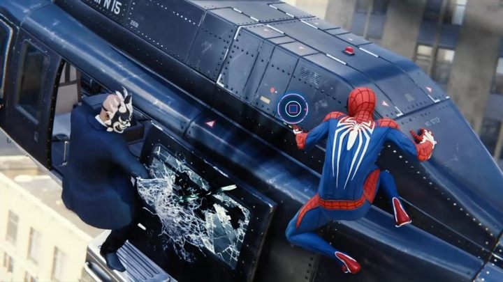 Spider-Man będzie przyczepiony do dolnej części śmigłowca - Marvels Spider-Man: Kropla, która przelała czarę (Straw, Meet Camel) - solucja, opis przejścia - Marvels Spider-Man - poradnik do gry