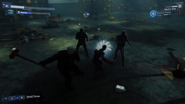 Po chwili, do walki włączą się pomniejsi wrogowie - Tombstone: Pojedynek - Solucja Marvels Spider-Man - Marvels Spider-Man - poradnik do gry