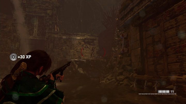 Gdy otworzysz przejście przybiegnie do ciebie kilkunastu przeciwników - Grobowce wyzwań w Ukryte Miasto w Shadow of the Tomb Raider - Shadow of the Tomb Raider - poradnik do gry