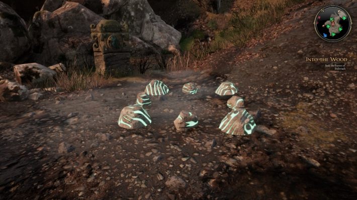 Kiedy wróżka, która jest w ruchu jest przy końcu swej wędrówki, popchnij tą stojącą w miejsce kamieni, które otwierają drzwi - Ruszam w mrok... - zadanie w The Bards Tale 4 - solucja - The Bards Tale 4 - poradnik do gry