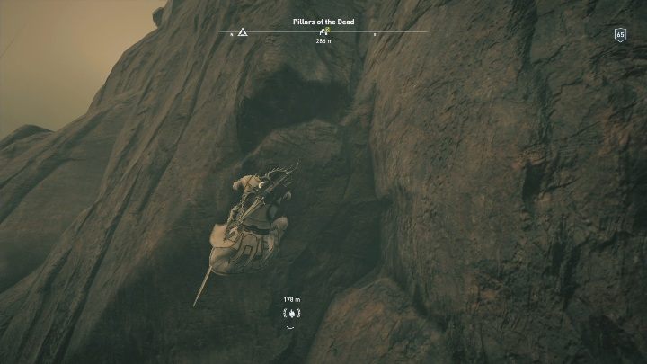 Aby dostać się do wnętrza tej lokacji musisz wspiąć się po skale, aż na samą górę - Jaskinia Sądu - Ślady Hermesa w DLC Lost Atlantydy - Assassins Creed Odyssey - poradnik do gry