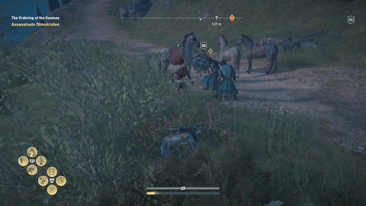 Dzięki podsłuchaniu rozmowy odkryjesz kolejnego kultystę - Dimokratesa - Dwa ostrza przeciwko ciemności - Solucja Assasins Creed Odyssey - Assassins Creed Odyssey - poradnik do gry