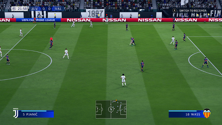 Rzuty z autu pozwalają wznowić grę zza linii bocznej boiska - Stałe fragmenty gry w FIFA 19 - FIFA 19 - poradnik do gry