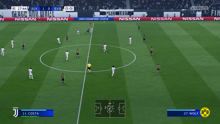 Kontrolowanie środka pola jest niezwykle istotną sprawą w grze FIFA 19 ponieważ jest to strategiczny punkt boiska - Atak i kontra w FIFA 19 - FIFA 19 - poradnik do gry