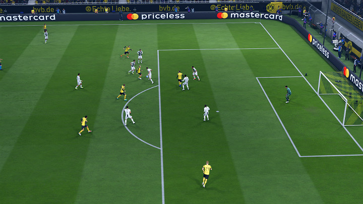 Zwykły odbiór piłki to w wielu przypadkach najskuteczniejszy i najbezpieczniejszy sposób na odzyskanie futbolówki bez konieczności narażania się na niepotrzebne ryzyko, jak w przypadku wykonywania wślizgu - Obrona w FIFA 19 - FIFA 19 - poradnik do gry