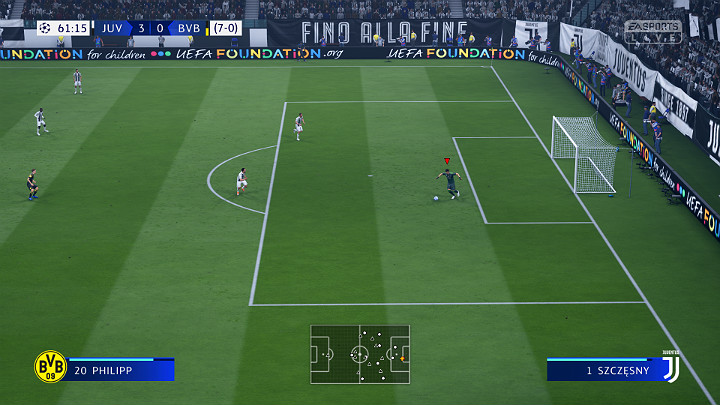 Poza wcześniej wspomnianymi sposobami na wznowienie gry od własnej bramki można jeszcze wyróżnić wznowienie gry krótkim podaniem - Gra bramkarzem w FIFA 19 - FIFA 19 - poradnik do gry