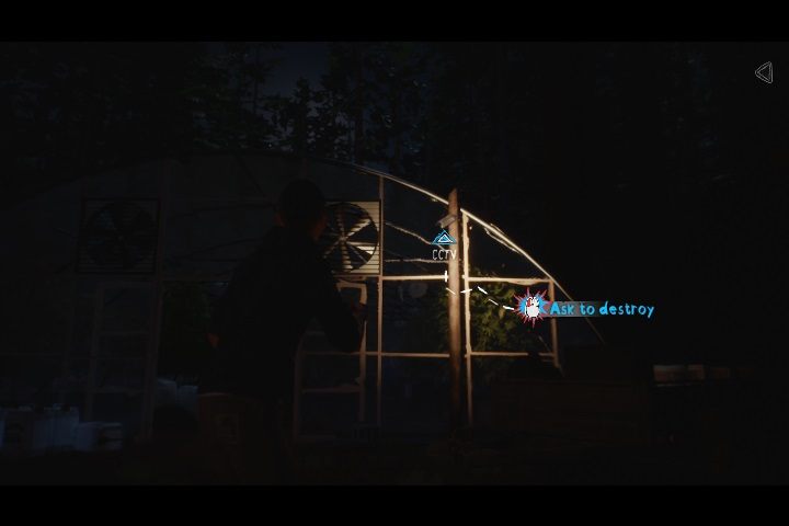 Po wyjściu z cieplarni niszczymy kamerę przed domem - Rozdział 4 - Zemsta nie zawsze słodka | Solucja Life is Strange 2 Epizod 3 - Life is Strange 2 - poradnik do gry