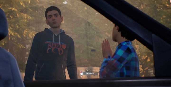 W samochodzie znajdziesz batonik: skradnij go lub zostaw, obiecując Danielowi, że kupisz mu go przy najbliższej okazji - Rozdział 2 - Park i stacja benzynowa | Solucja Epizodu 1 gry Life is Strange 2 - Life is Strange 2 - poradnik do gry