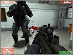 W widocznym na screenie miejscu wpadniesz na pojedynczego terrorystę - Zadanie 1 - OPIS PRZEJŚCIA - Tom Clancys Rainbow Six 3: Raven Shield - poradnik do gry