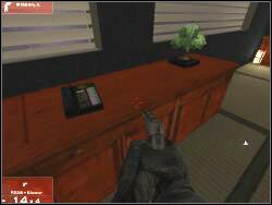 Zakładanie podsłuchu w telefonie odbywa się na tej samej zasadzie co włamanie do komputera - Zadanie 9 - OPIS PRZEJŚCIA - Tom Clancys Rainbow Six 3: Raven Shield - poradnik do gry