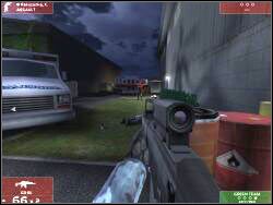 Uważaj ponieważ w trakcie eksploracji dalszego obszaru otaczającego właściwy terminal prawie na pewno zostaniesz ostrzelany przez inną grupę - Zadanie 13 - OPIS PRZEJŚCIA - Tom Clancys Rainbow Six 3: Raven Shield - poradnik do gry