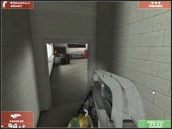 Polecam następujące rozwiązanie: rozkaż swoim ludziom, aby pobiegli w prawo a Ty sam odwróć się w przeciwnym kierunku (możesz położyć się na ziemi) i eliminuj widocznych na screenie wrogów - Zadanie 14 - OPIS PRZEJŚCIA - Tom Clancys Rainbow Six 3: Raven Shield - poradnik do gry