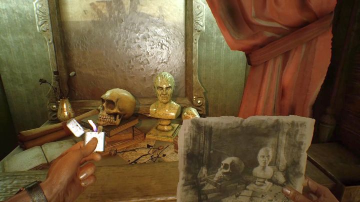 Popiersie, na które wskazuje fotografia. - Jak znaleźć amulet w rozdziale 9 Call of Cthulhu? - Call of Cthulhu - poradnik do gry