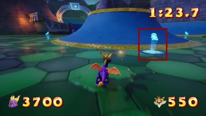 Przechodząc przez ten symbol aktywujesz deskorolkę. - Skateboarding w Spyro: Year Of The Dragon - Spyro Reignited Trilogy - poradnik do gry