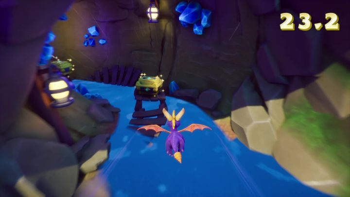 Skrzynie niszczysz identycznie jak pociągi i samoloty - Słoneczny Szlak - Solucja Spyro the Dragon - Spyro Reignited Trilogy - poradnik do gry