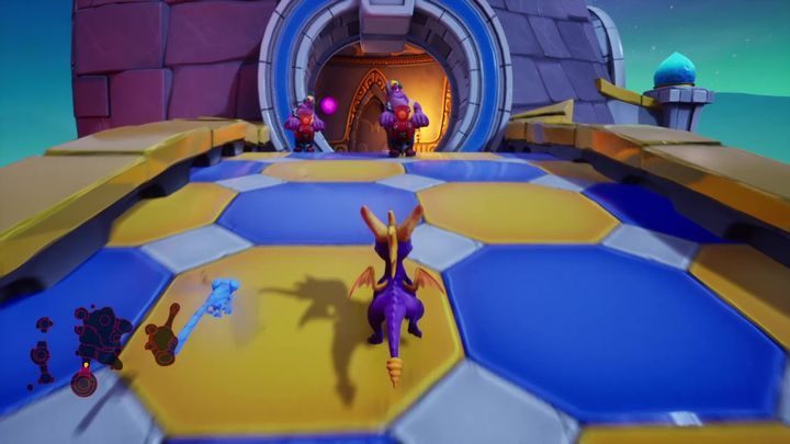 Idąc mostem trafisz do niewielkiego pomieszczenia - Zaczarowane Wieże - Solucja do Spyro: Year Of The Dragon - Spyro Reignited Trilogy - poradnik do gry