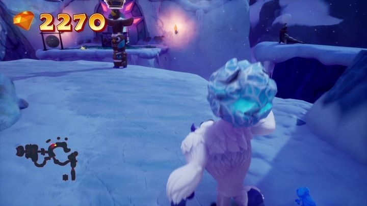 Dotrzesz do miejsca, gdzie będziesz musiał powtórzyć manewr ze śnieżką - Placówka Bentleya - Solucja do Spyro: Year Of The Dragon - Spyro Reignited Trilogy - poradnik do gry