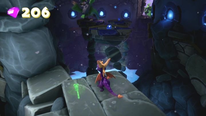 Potem czeka cię kolejny segment przedzierania się przez ruchome platformy - Skała Silnodmucha - Solucja Spyro the Dragon - Spyro Reignited Trilogy - poradnik do gry