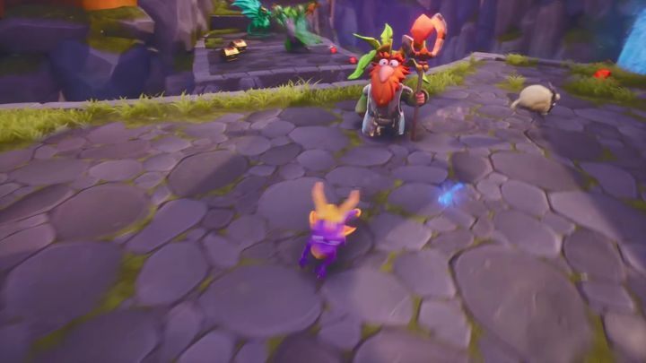 Po wyjściu z jaskini natrafisz na platformę poruszającą się w górę i w dół - Smoki do odnalezienia w Spyro the Dragon - Spyro Reignited Trilogy - poradnik do gry