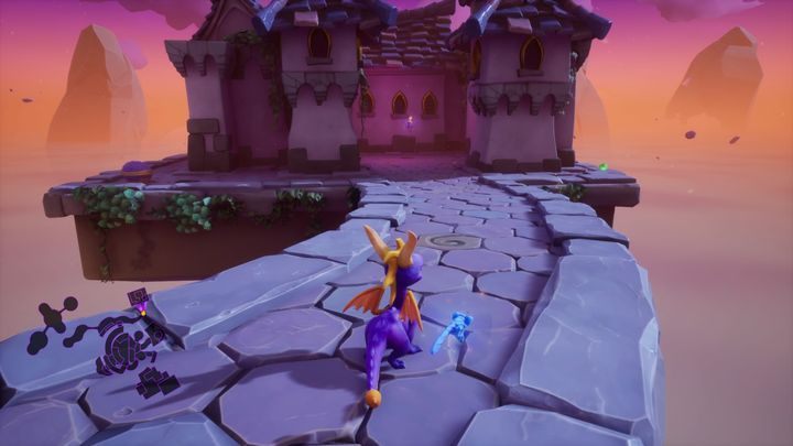 Od ścieżki prowadzi też droga do wieży - Nawiedzone wieże - Solucja Spyro the Dragon - Spyro Reignited Trilogy - poradnik do gry