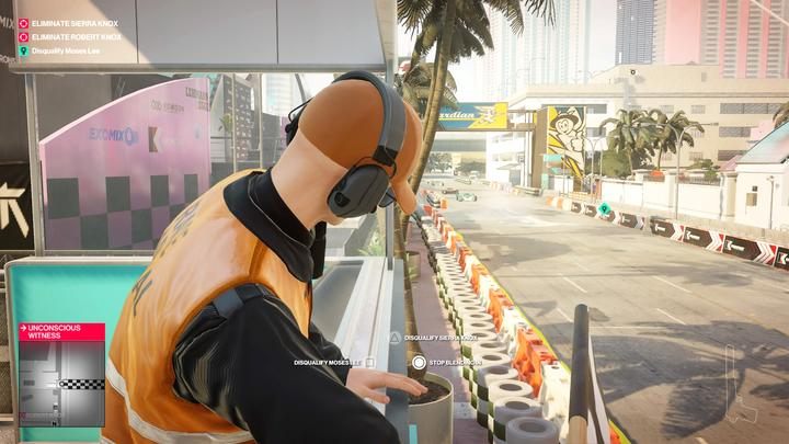 Skieruj się koło podium (miejsca na mapie na lewo od pól startowych - szachownica) - Zadania fabularne w misji Linia mety | Hitman 2 - Hitman 2 - poradnik do gry