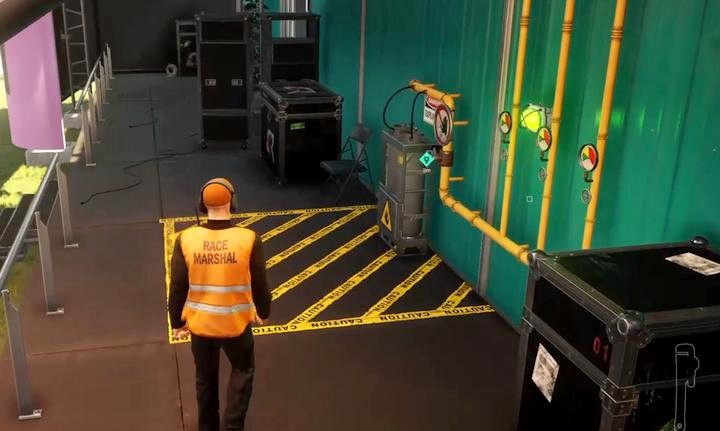 Nim będziesz mógł pokręcić zaworami, otwórz główny zawór bezpieczeństwa kluczem francuskim - Zadania fabularne w misji Linia mety | Hitman 2 - Hitman 2 - poradnik do gry