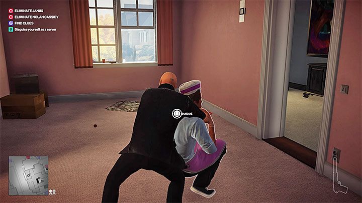 Kolejna czynność to przebranie się w strój kelnera - Misje fabularne w Zatoczce Whittleton | Hitman 2 - Hitman 2 - poradnik do gry