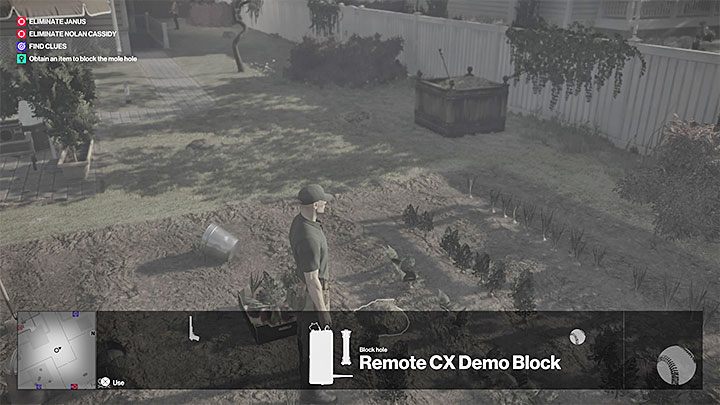 Przygotowania do zabicia Janusa rozpocznij od umieszczenia ładunku wybuchowego w kreciej dziurze znajdującej się w ogródku - Misje fabularne w Zatoczce Whittleton | Hitman 2 - Hitman 2 - poradnik do gry