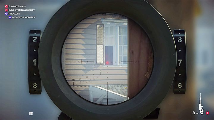 Janusa możesz zastrzelić z domku na drzewie bez dodatkowych przygotowań, ale strzał musisz oddać w bardzo specyficznym momencie - Zamordowanie Janusa w Zatoczce Whittleton | Hitman 2 - Hitman 2 - poradnik do gry