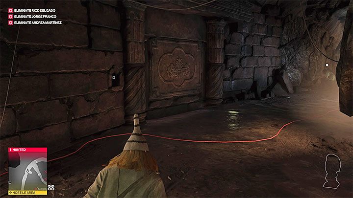 Tuż po znalezieniu się w jaskiniach natrafisz na pokazaną na obrazku pradawną bramą - Hitman 2: Santa Fortuna - wszystkie trofea, lista - Hitman 2 - poradnik do gry